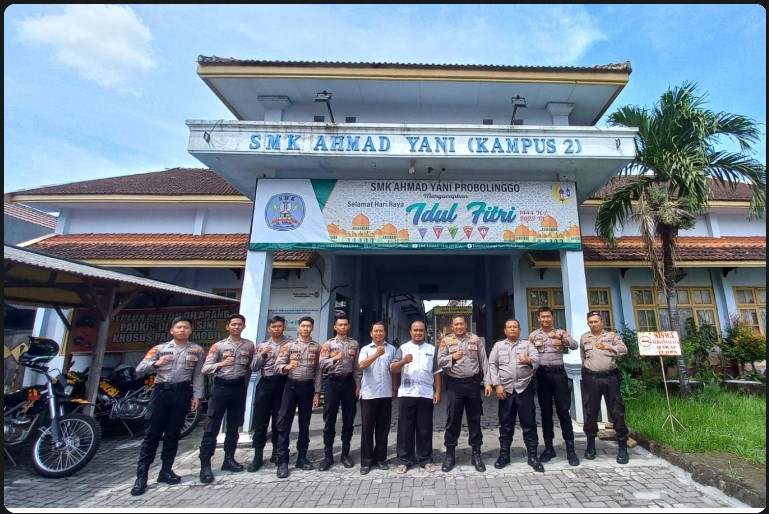 SMK Ahmad Yani Probolinggo Memastikan Keamanan dengan Menggelar Pengamanan Kepolisian saat Acara Kelulusan Siswa