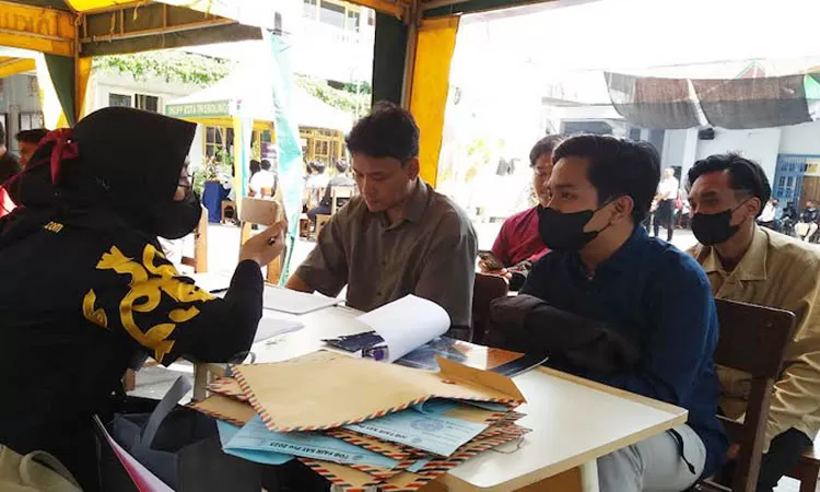 SMK Ahmad Yani Kota Probolinggo Gelar Job Fair, Calon Pekerja Antusias Ikut